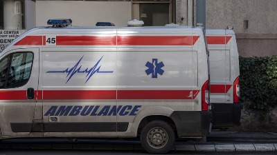 Saobraćajna nesreća u Glavnoj ulici u Zemunu: Povređen muškarac