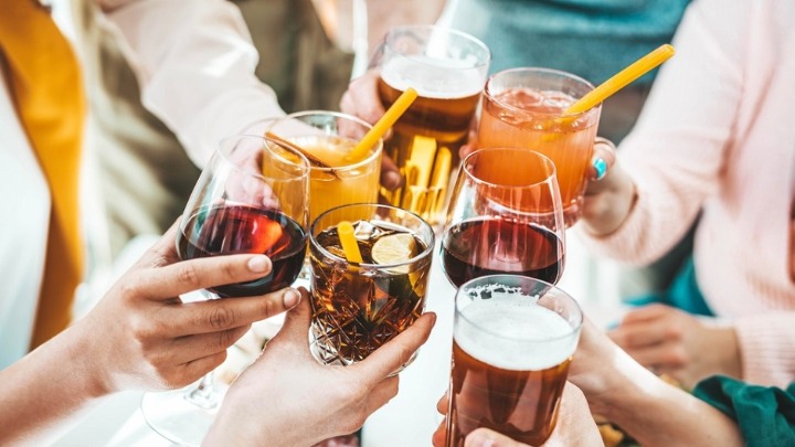 Dovoljno je nekoliko čaša za posledice: Nova studija pokazala kako alkohol utiče na mozak 