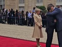 VUČIĆ BI KOD MAKRONA Ima predsednik Francuske i svojih muka...