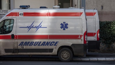 TEŽAK udes na Slaviji: Sudarili se autobus i auto, povređena TRUDNICA