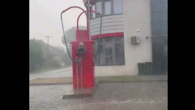 Provala oblaka kod Sombora: Tukao i grad (VIDEO)