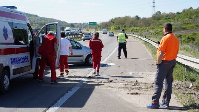 Preminula majka povređenih devojčica kod Bačkog Petrovca: Porodica zavijena u crno