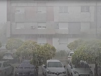 Zastrašujuće scene iz Srbije: Vetar nosi sve pred sobom (VIDEO)