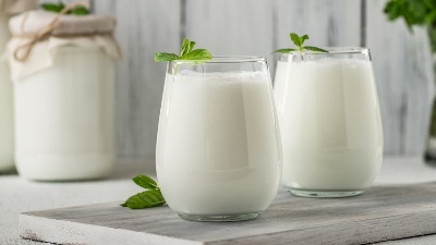 Lekar otkriva: "Mnogi ljudi bacaju ovu tečnost iz jogurta, a ne znaju da je "TEČNO ZLATO" za zdravlje (VIDEO) 