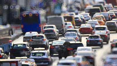 Paklene gužve i kilometarske kolone: Totalni KOLAPS u prestonici