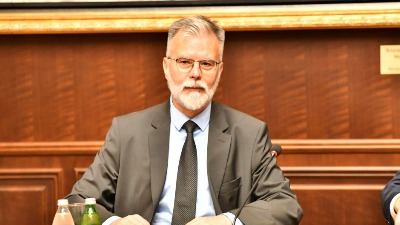 "Bivši ministar Ristić dobio posao u ministarstvu bez konkursa, a sa njim i supruga"