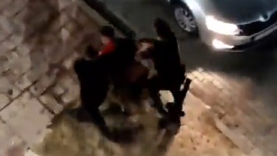 Kosovska policija uhapsila četiri srpska mladića! Očevici tvrde: Tukli su ih 10 minuta (VIDEO)