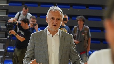 Ministar se nije dobro proveo: Zoran Gajić izviždan u Areni! (VIDEO)