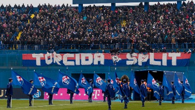 Torcida krenula u Tiranu, u CG mislili da su vatrogasci