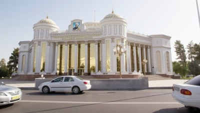 Ovde se voze samo beli automobili, razlog bizaran