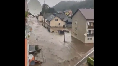 UŽAS Pogledajte kako izgleda grad koji je poplavila Morava posle probijanja brane (VIDEO, FOTO)