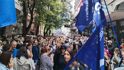 "Ovo je naš krik": Masovni protesti prosvetnih radnika u Srbiji, dat rok Vladi do 2. oktobra