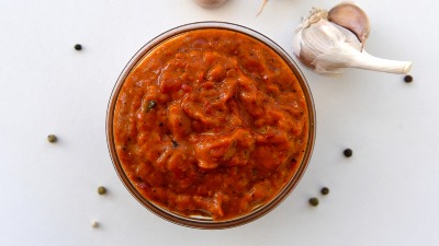 Domaćice se otimaju za recept belog ajvara! Sprema se za sat vremena 