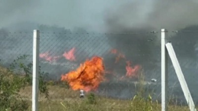 Požar u Vinči se širi, približava se kućama (VIDEO)