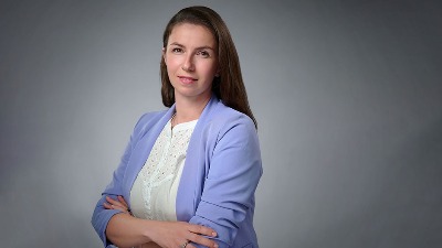 Raca: Umesto znanja, u školama se traži partijska knjižica