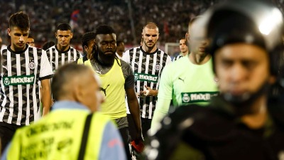 Bruka na terenu i van njega: Partizan pao na najniže grane