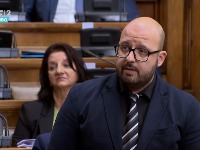 Janjić (SRCE): Izmene pravosudnih zakona omogućiće Vučiću da pomiluje samog sebe