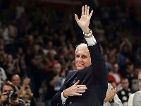 Studenti se poklonili Željku Obradoviću? (FOTO)