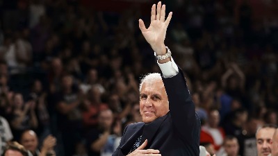 Studenti se poklonili Željku Obradoviću? (FOTO)