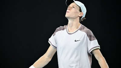 Ko se ovome nadao?! Menšik izbacio Sinera u Dohi