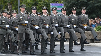 SRCE: Vojni vrh ćuti dok "lojalisti" prete ustavnom poretku i bezbednosti zemlje