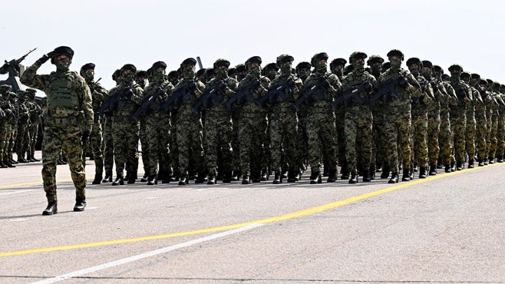 Oficiri Vojske Srbije dobili prekomandu jer su lajkovali objave o protestima