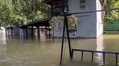 Dunav poplavio celo naselje u Srbiji (VIDEO)