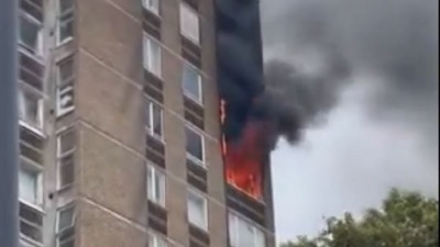 Gori zgrada u Londonu: 70 vatrogasaca gasi požar (FOTO, VIDEO)