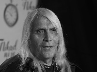 TUGA U ČAČKU! Prijatelj Bore Čorbe obišao njegov grob - legendarni roker bi danas napunio 73 godine