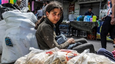 Stampedo gladnih Palestinca na pakete pomoći: Nastao haos u kom su pale i žrtve