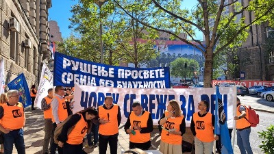 Prosvetari bez dogovora sa Vladom: Sutra OBUSTAVA RADA I PROTEST!