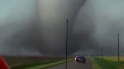 Izdato upozorenje za više od 120 tornada, ovako nešto do sada nismo videli (VIDEO)