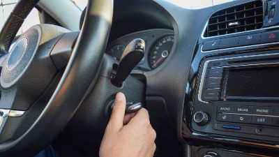 Znate li čemu služi ovo dugme u automobilu? Većina ljudi ga pogrešno koristi (FOTO) 