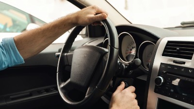 Smrdi vam BENZIN u automobilu? Evo šta to može da znači 