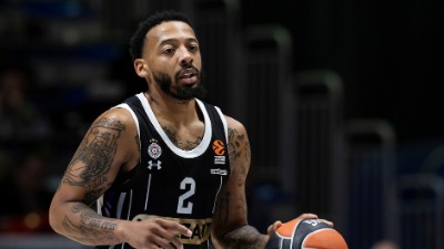 Problem za Partizan: Povredio se Džons?!