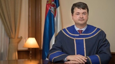 Konfuzija na Pinku: Vladan Petrov "zaboravio" da je predsednik Ustavnog suda - prekinule ga REKLAME!