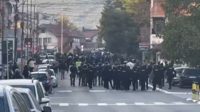 Haos u Novom Pazaru: Tuča navijača i policije, bačeni topovski udari (VIDEO)