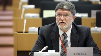 Picula o odlasku Vučića u Moskvu