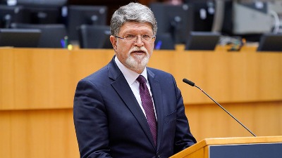 "Srbija mora da prevaziđe značajne prepreke": Prvi izveštaj Picule sutra pred poslanicima Evropskog parlamenta