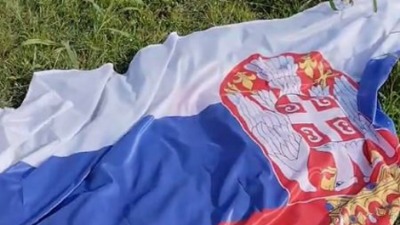 Hrvat pronašao srpsku zastavu, njegov potez usijao mreže (VIDEO)