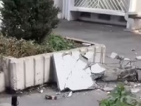 Sa solitera otpala fasada na Novom Beogradu (VIDEO)