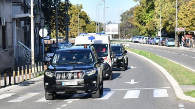 Opsadno stanje: Dečak ubica dovezen u Specijalni sud