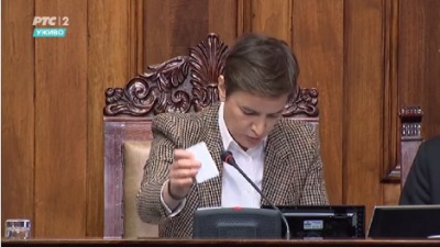 Kamera "uhvatila" Anu Brnabić i naprednjake u prevari (VIDEO)