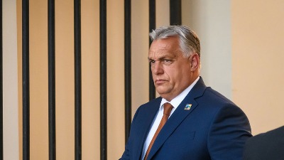 Orban objavio fotošopiranu sliku fon der Lajenove: Vreme je da odeš (FOTO)