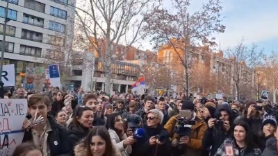 "KO SE BOJI BIA JOŠ": Završen "prijateljski razgovor" u Novom Sadu (VIDEO, FOTO)