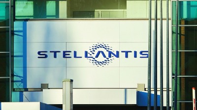 Stellantis upozorio na zatvaranje fabrika zbog nedovoljne prodaje električnih vozila i prestrogih zahteva EU