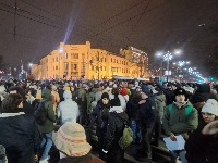 "BACI KOBRE DA SE IGRAMO": Održan veliki skup podrške studentima Pravnog fakulteta (VIDEO, FOTO)