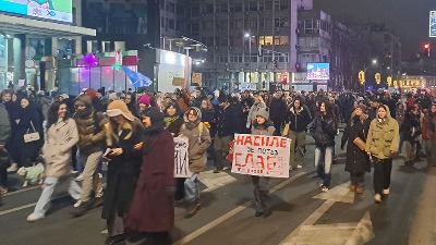 Nasrnuo na studente tokom protesta: Pretio im "ekipom sa Dorćola" (VIDEO)