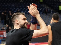 Hapoel uništio Milano i pobegao Zvezdi