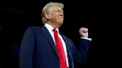 Tramp o Ormuskom moreuzu: Si će mi dati veliki, debeli zagrljaj